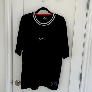 Nike Basketball hoopfly T-shirt